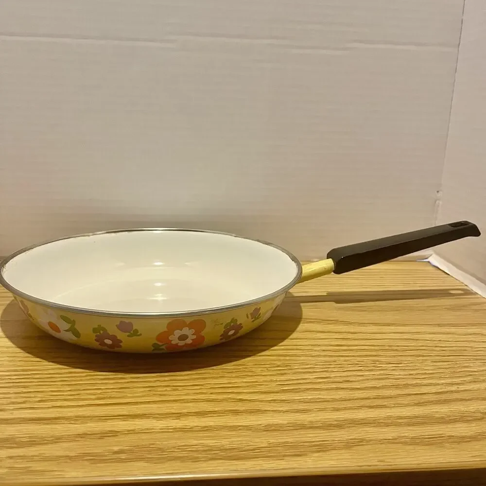 Vintage Retro Floral 1970’s Enamel Coated 10